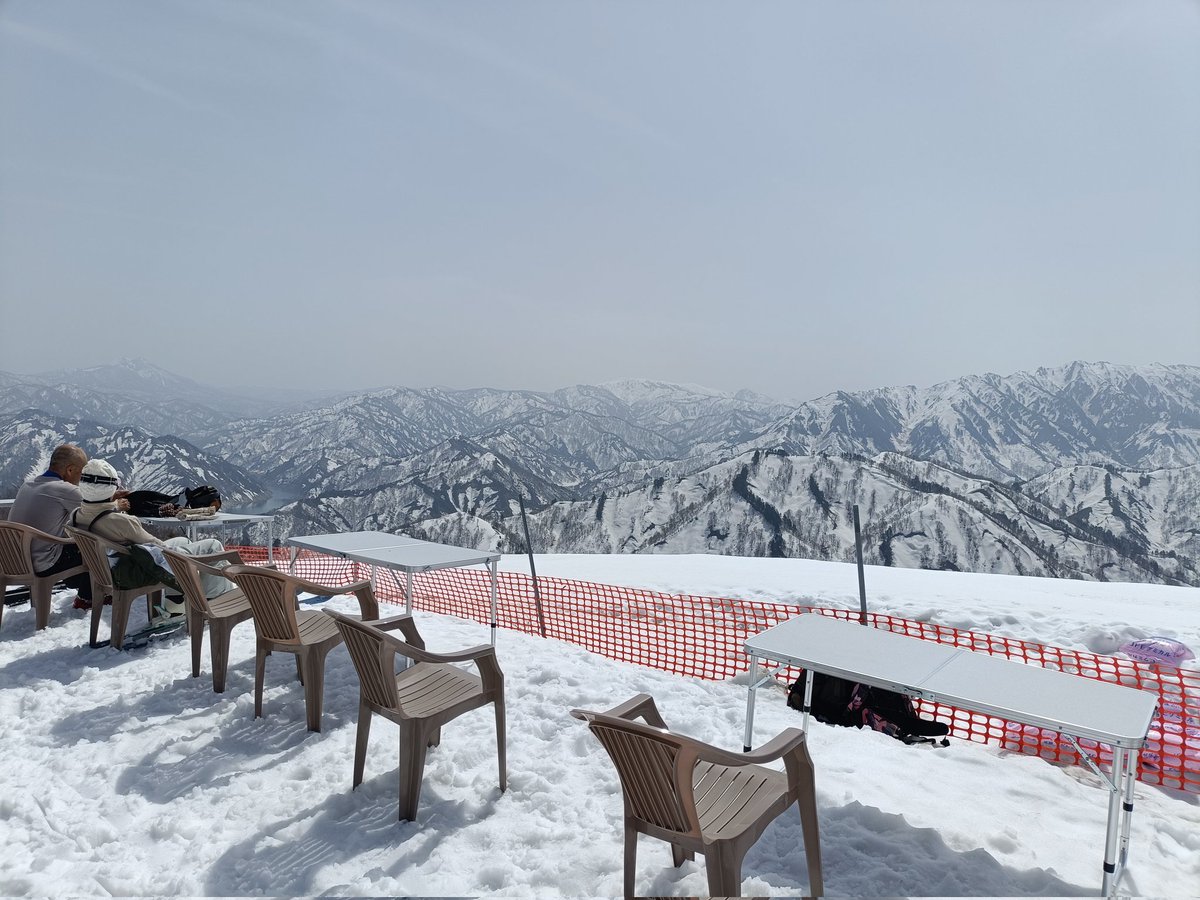 3241_quot's tweet photo. おはよー奥只見丸山スキー場
今日は暑いね〜☀️ https://t.co/PmdcrHbF3v