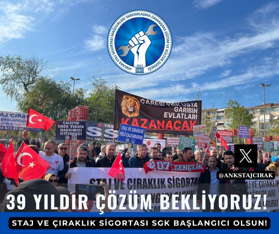 STAJMADURLARID1's tweet photo. Sadaka değil, lütuf değil…
Hakkımızı istiyoruz.

O yılların her dakikası,
Şimdi eksik kalan bir ömrün taşlarıdır.
Görün bizi.
Duyun artık sesimizi.
Çünkü biz, susarak da çok şey söyledik.
Ve artık bağırıyoruz

Ölüyoruz Bir Köşede
#StajyerÇırağaTamSigortaYapılsın https://t.co/pzEh5BryZZ