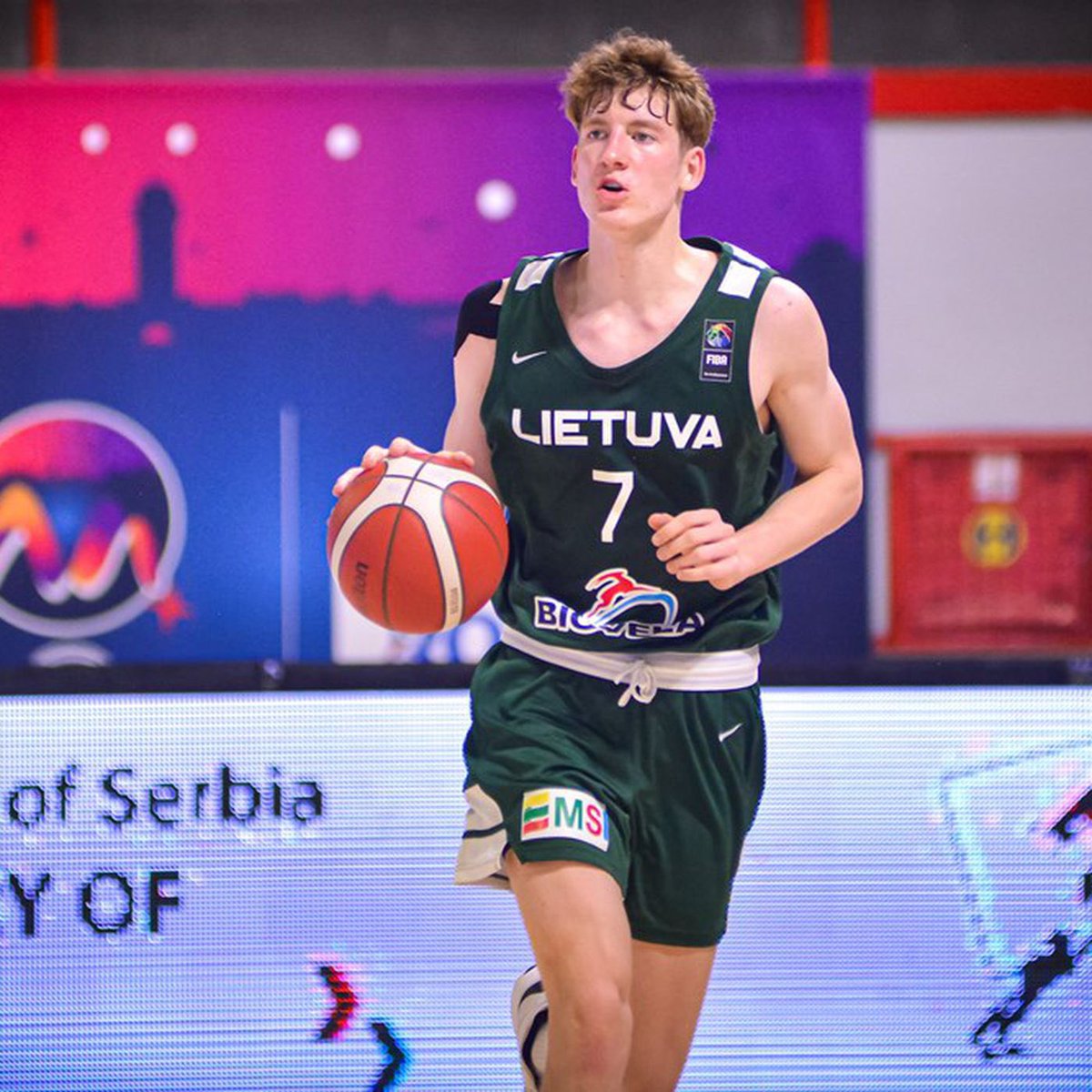 RussellT33's tweet image. Sign THT and hope he gets a jumper and have him cosplay as Luka next year since they have similar body types. 

Draft Kasparas Jakucionis (Luka 2.0) get DLo on minimum (poor man’s lefty Luka) then AD gets a offseason to slim down and get back to being a PF. #MavsBack