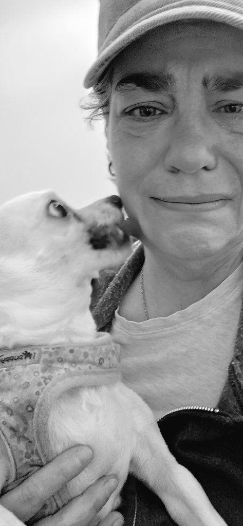 When your dying pup is trying to comfort you...I am absolutely heartbroken and devastated that my Lola-loo had to gain her heavenly wings on March 25, 2025. So lost without you, my sweet baby girl! 💔😭🙏