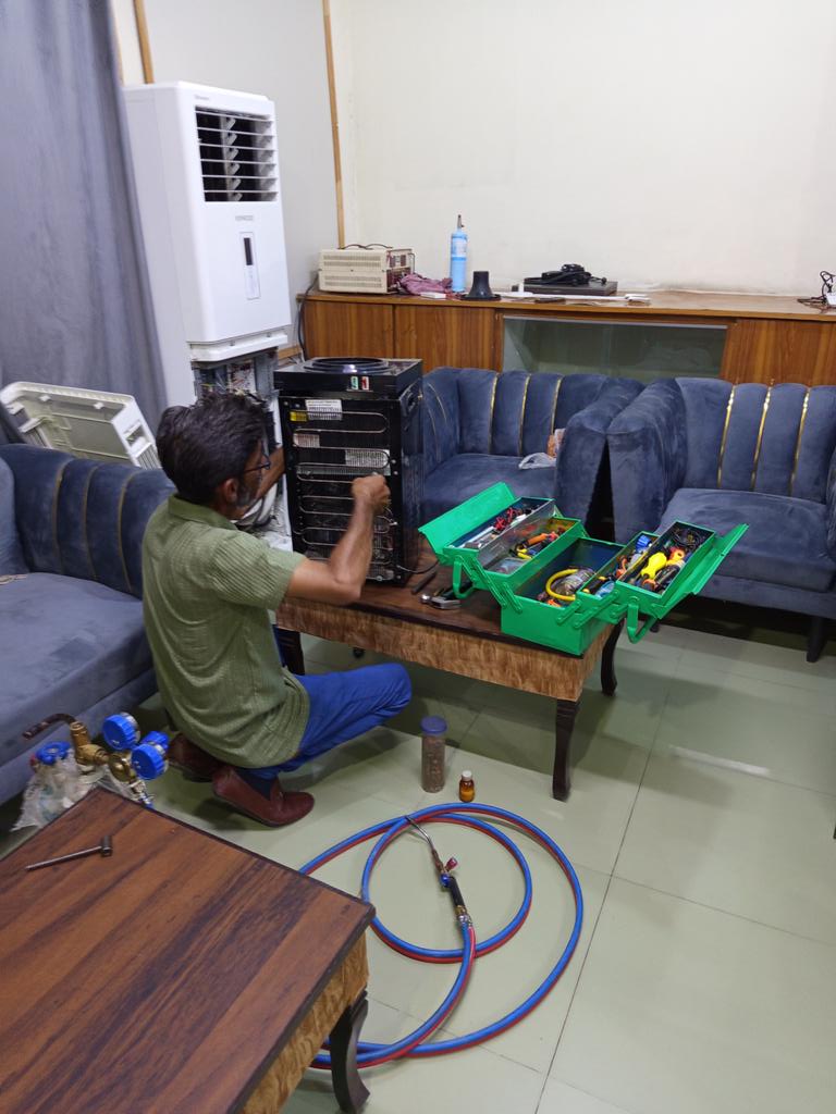 CanstarIsmail's tweet photo. CMS informatic Can star maintenance services all home appliance electrical and electronics repairing and fitting only Karachi Pakistan contact/03132945547/03012170089/ https://t.co/Ay5ypmrJxx