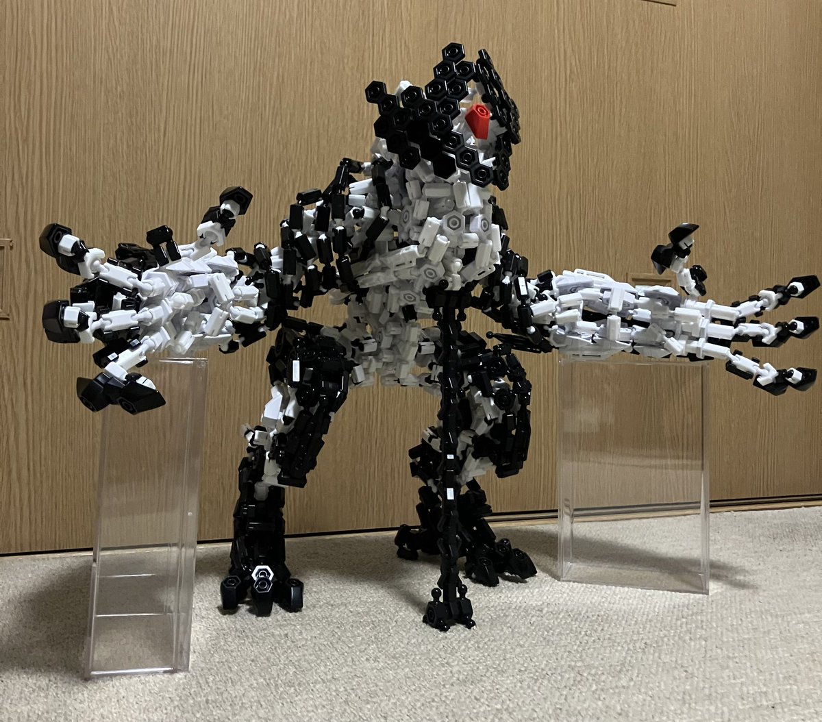 ebi_ebi_ebil's tweet photo. 機体名「ウォールレックス」

『拠点を守る＝相手をブチのめす』をコンセプトにした拠点防衛型機動兵器という設定です。

#アソブロック
#ASOBLOCK https://t.co/S1aKALDNf4