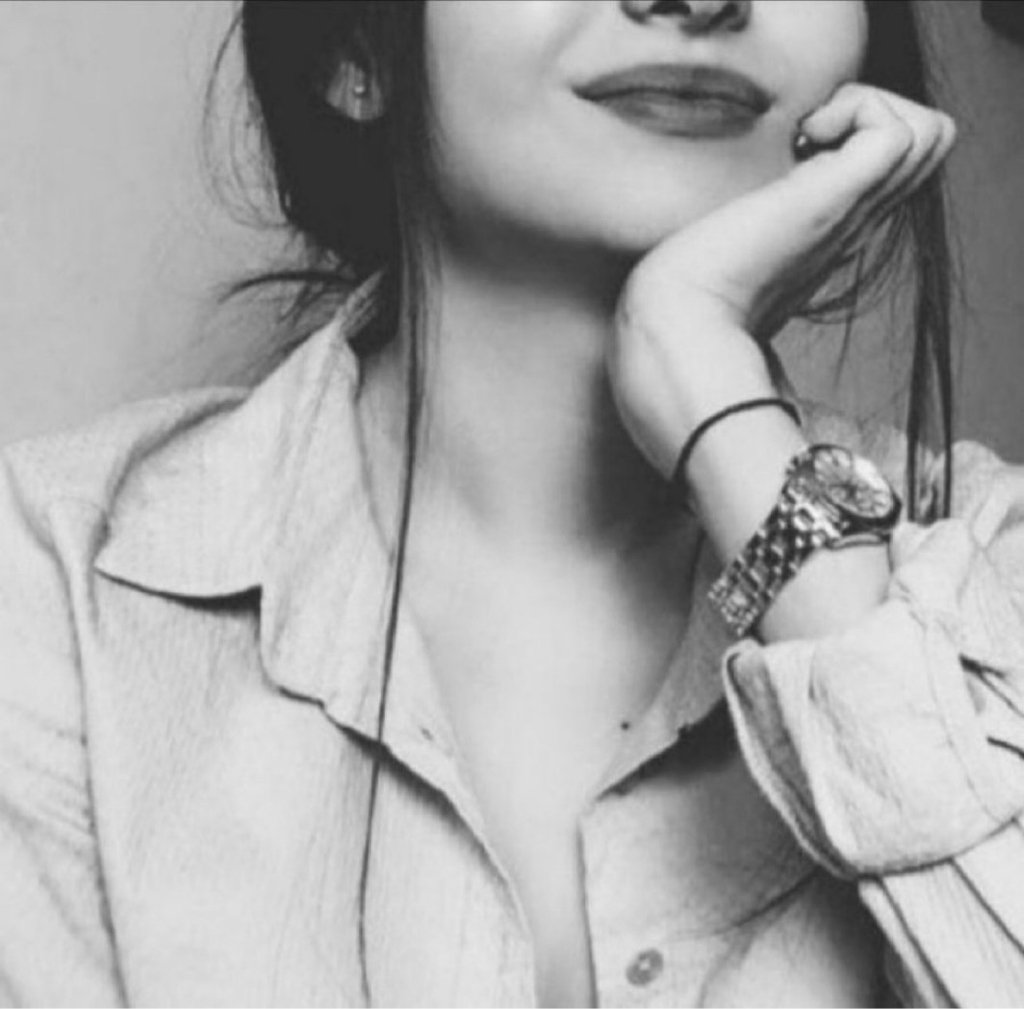 و من مَحاسنكِ أنّكِ اِمرأةٌ من سلالة الورد فِي وَجهِكِ جَمالٌ
كامل لا احد يستطيع وصفه يحتاج
الكَثير مِن الجُهدِ و الوقت

#بس_حبيت_اقول