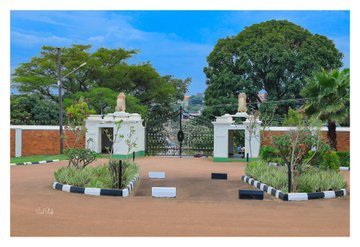 TourBugandaUG's tweet photo. We mourn the loss of Saad Shots, a gifted visual storyteller whose lens captured and preserved the essence of Buganda’s heritage. His work spoke volumes and leaves behind a great legacy.  

Our deepest condolences go out to his family &amp; friends. May his soul rest in eternal peace https://t.co/2bsMd36lEX