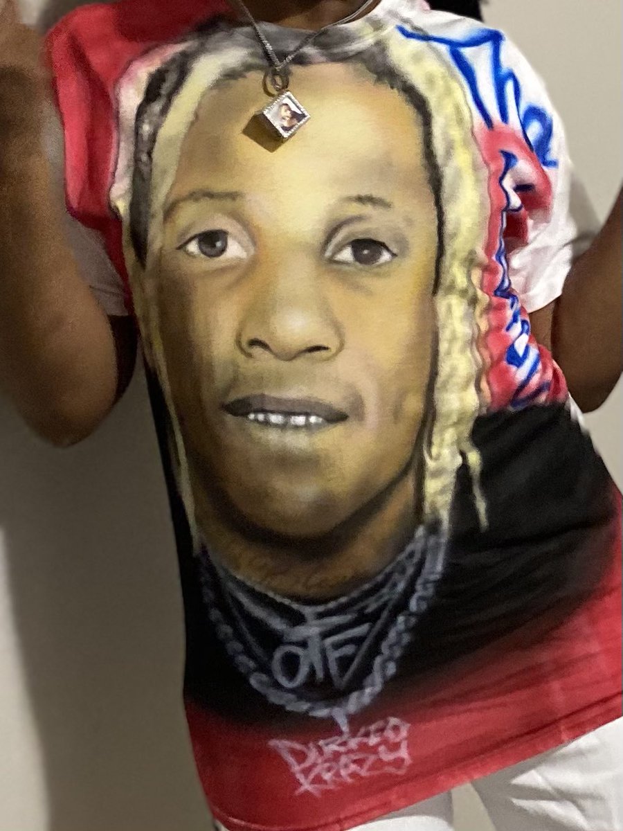 ReddDuhhh's tweet photo. @WifeyOvaHoes_ You sound like me he interact with me at every show !  Definitely not delusional ! He loves my outfits I make https://t.co/0Aa8XJVzkw