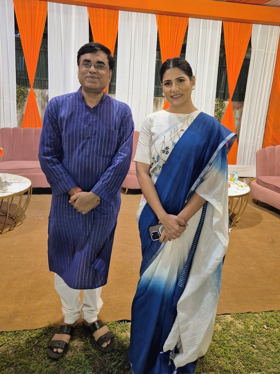 DipendraSarraf's tweet photo. जन्मदिन की हार्दिक बधाई ढेर सारी शुभकामनाएं। महादेव के आशीर्वाद से आप स्वस्थ रहें, मस्त रहें 🎁🎂🎈🎊 https://t.co/NetOquKqjn