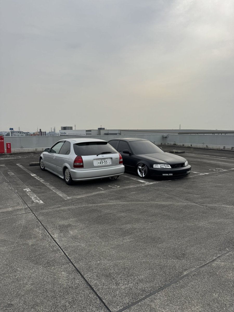 cyvek_'s tweet photo. 二台売ります。
このあと詳細出します。
二台とも写真の状態＋純正と予備部品含め

フェリオvi mt 3万キロ代
ハイドロ1p2bバネ
ベバストサンルーフ
希望80車検1年くらい

ハッチ寒冷地ri cvt 6万キロ代
326車高調
希望60 車検1年半くらい

つける部品とか早期によって値引きあり
#車売ります https://t.co/NDRdkwBEkS