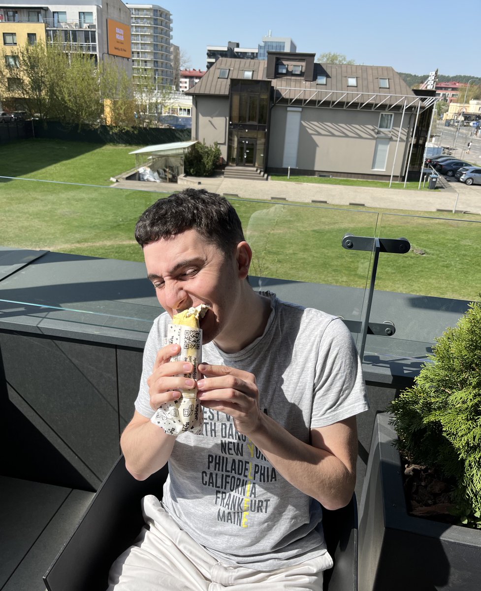 настоящий Низовцев tweet media