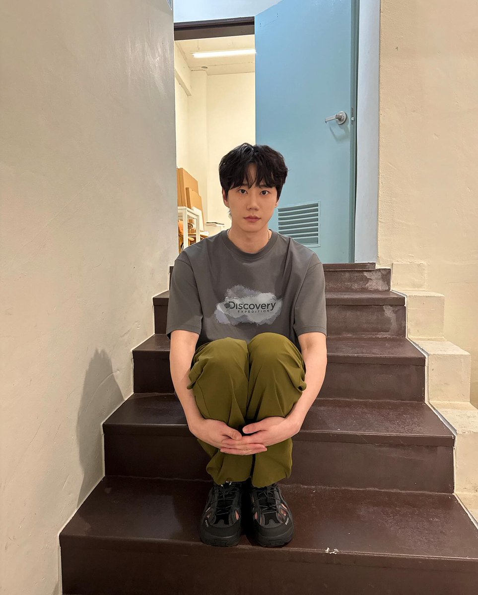 adorejunyoung's tweet photo. Junyoung getting handsome and younger https://t.co/IWFbLXEFE9