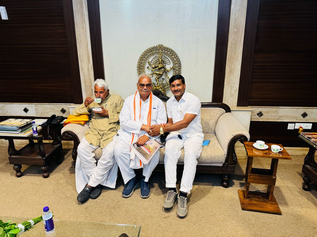 bjppawan88's tweet photo. आज राजस्थान के शिक्षा मंत्री @madand मदन दिलावर जी के चेन्नई आगमन पर मुलाकात की और आने वाले तमिलनाडु चुनाव पर चर्चा की।। @BJP4TamilNadu @NainarBJP @annamalai_k @BJP4India @JPNadda https://t.co/ph9AJcx8t5