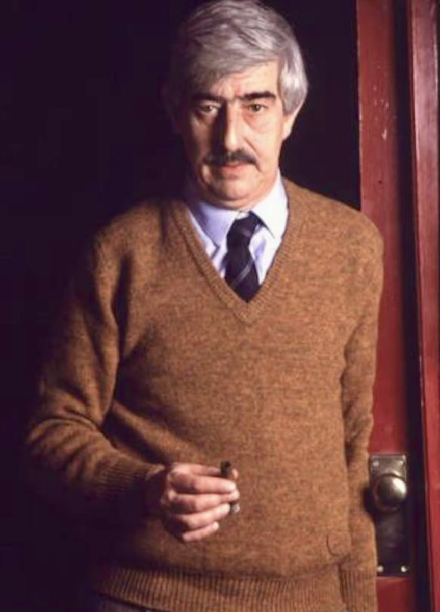 DrGSEspinosa's tweet photo. Lectura mañanera de sábado: ‘El caballero de Sajonia’ (1991), novela corta de Juan #Benet sobre Martín Lutero. Merecería haber sido impresa en Basilea, “apud Io. Frobenium”, en vez de en la feísima edición original de Planeta. https://t.co/wmVSy8gkw4