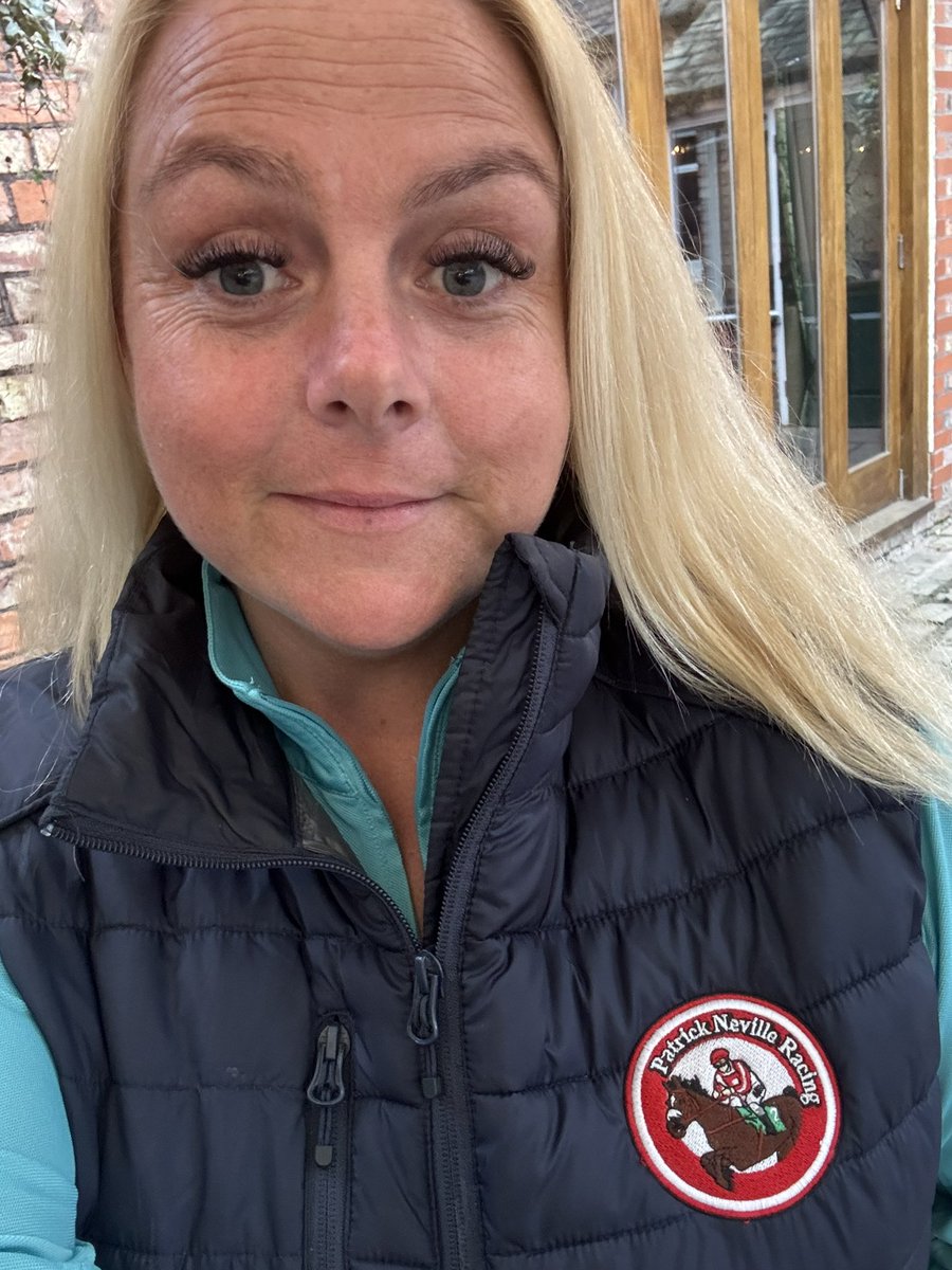 rosiegren24's tweet photo. Great day at Patrick Neville Racing for Middleham open day 🥰🏇 sold my favorite grey filly crafted pearl that was bought at Aintree sale 😍 the real whacker was the star of the show as always 🏇❤️ horses for sale still if anyone’s interested just message. https://t.co/1OCJEjcH4U