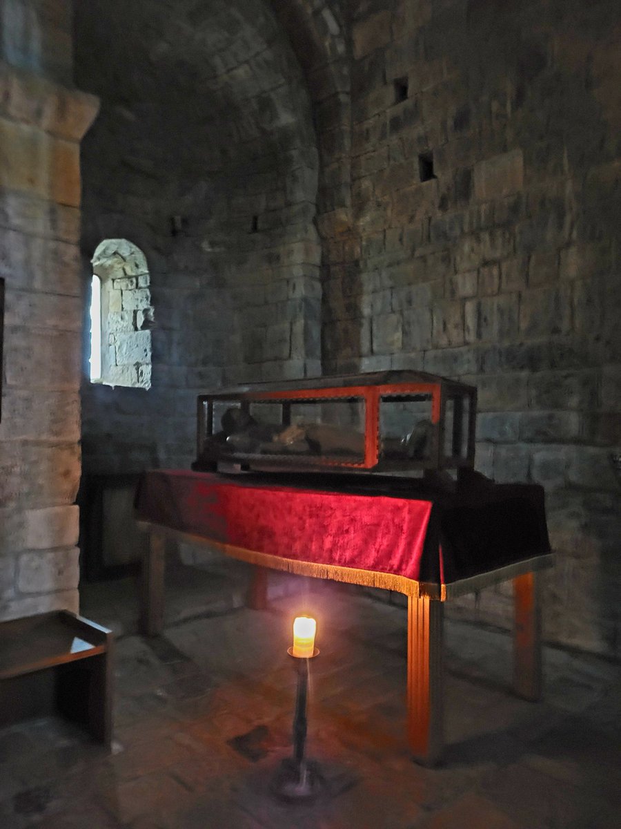 Balateu's tweet photo. Matí de visita obligada al Sant Sepulcre de Palera (Beuda). El dia amb la llum més esperançadora 🙏
#SantSepulcreDePalera #Beuda
#DissabteSant #Besalú #Palera #ComtatDeBesalú #Jerusalem https://t.co/32rWbqW1Eo