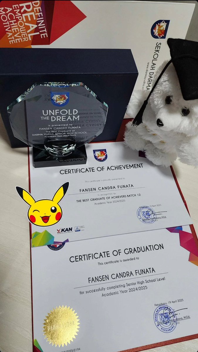deaaulyzxx's tweet photo. KERENNNN SEKALIIIII GILSSSSSS "THE BEST GRADUATE"😯😯😯😯mantappp congrast #fansen 🥳🥳🥳🥳🥳 semangat kuliah di MIT nantiiii!!!!!! https://t.co/LE5QGePL5S