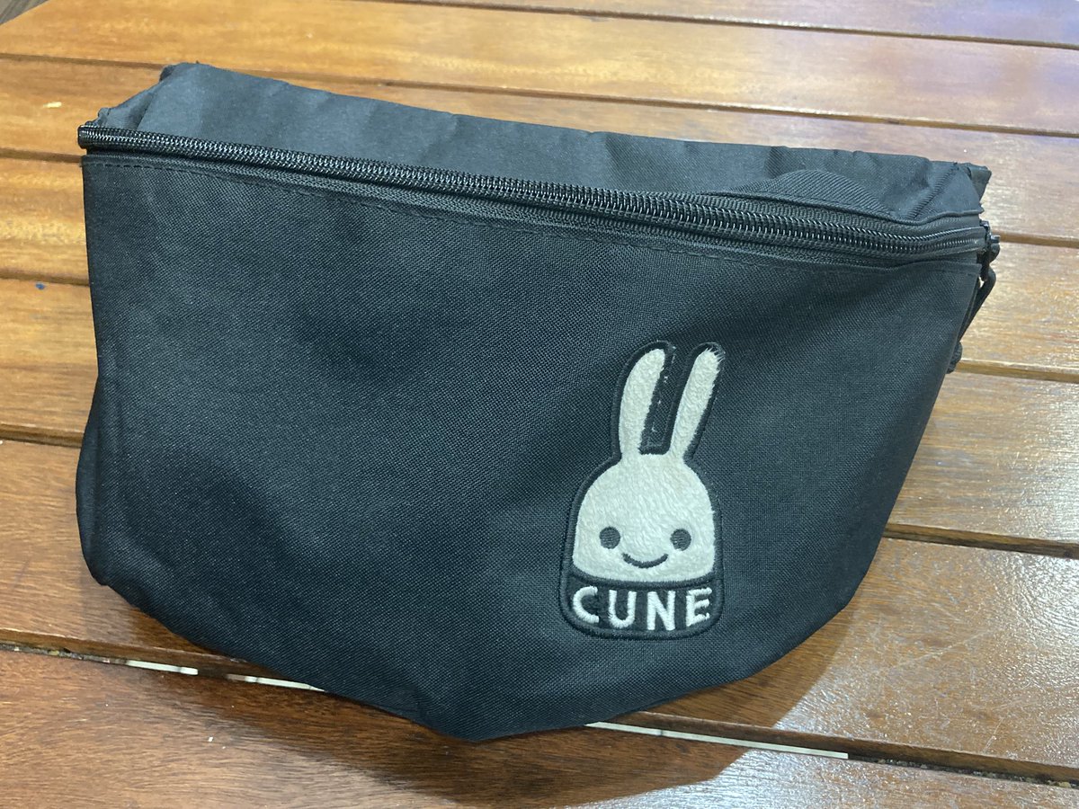 出掛けるとなるとお腹が痛くなるサターン😈
なのでいつも予定時刻より30分前に行動した結果、電車が30分遅延するもプラマイゼロw
待ち合わせ時刻より早く到着するも‥時間にルーズなアニキ待ちしておりまするw
まあ、ワイもお腹痛いからトイレに駆け込むのでチャラなんですけどね🤤