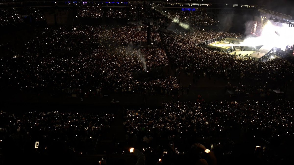 Burna announced the release of his movie “3 cold dishes” at the end of his Stade De France show