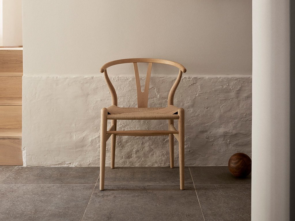 semprejp's tweet image. 【入荷しました！】
北欧デザインの不朽の名作「CH24（Yチェア）」

sempre.jp/Form/Product/P…

多くの方に入荷をお待たせしておりましたが、オーク材2種仕上げが直ぐにお届け出来ます！

数量限定ですので、お探しだった方はお見逃しなく！

＃Yチェア
#CH24
#ウェグナー
#すぐにお届け