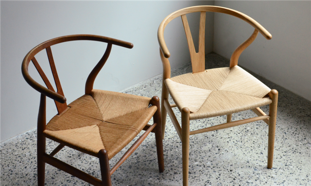 semprejp's tweet image. 【入荷しました！】
北欧デザインの不朽の名作「CH24（Yチェア）」

sempre.jp/Form/Product/P…

多くの方に入荷をお待たせしておりましたが、オーク材2種仕上げが直ぐにお届け出来ます！

数量限定ですので、お探しだった方はお見逃しなく！

＃Yチェア
#CH24
#ウェグナー
#すぐにお届け