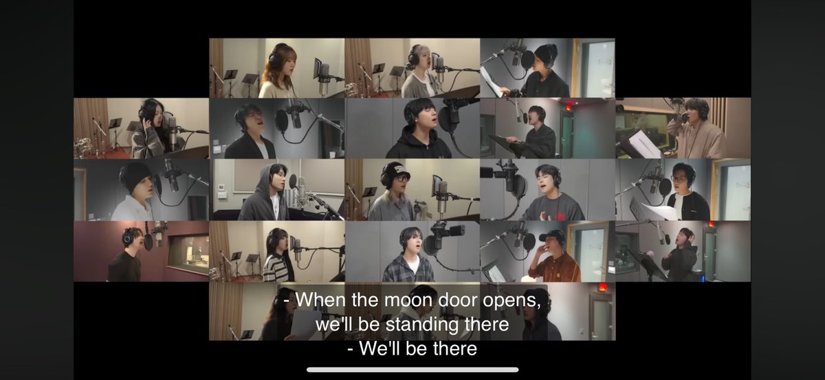 mafwoo_c's tweet photo. We’ll always be standing there 🤍🌙 https://t.co/VqI3NxeacU