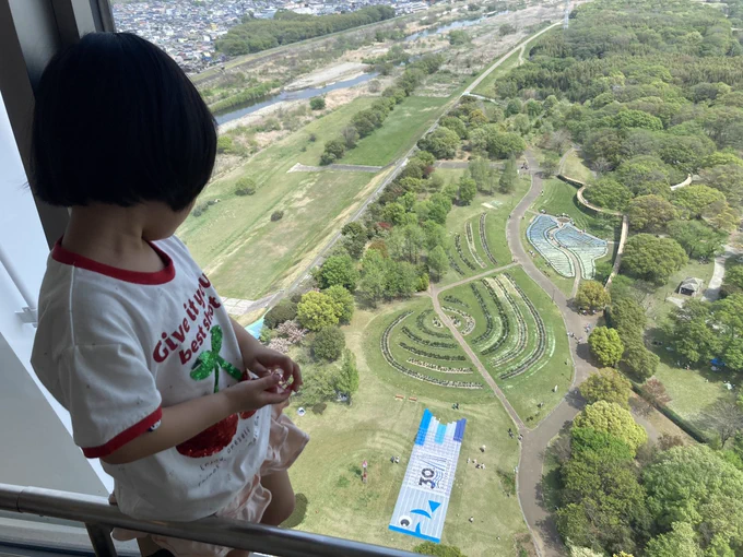 #奈良のトビラ 愛知編行ってきました九州の公園の時も思いましたが、お客さんや子供達もみんなが楽しい、花もいっぱいなところでそんな幸せな時間に寄り添う場所で開かせてもらってんやなぁ、っていつも嬉しくなります奈良からも、奈良へも、日帰りドライブで行ける距離ですよ 