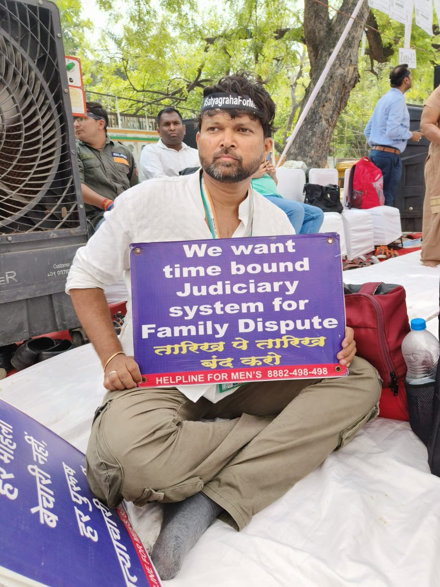 🚨 #SatyagrahaForMen 
Men from across India are uniting for gender-neutral laws &amp; a National Commission for Men! 🛑✊

📅 19 April 2025
📍 Jantar Mantar, Delhi

#JusticeForMen #GenderEquality