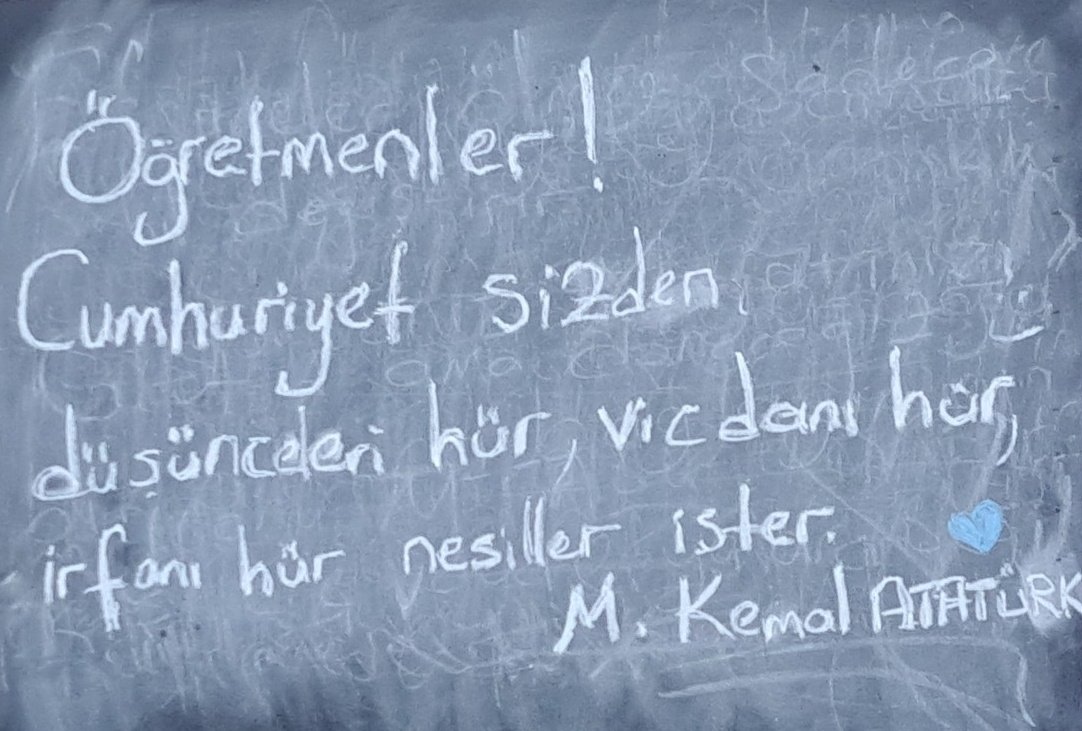 yarligaso's tweet photo. Fikri hür, vicdanı hür, irfanı hür nesiller... https://t.co/j3DlVJcveY