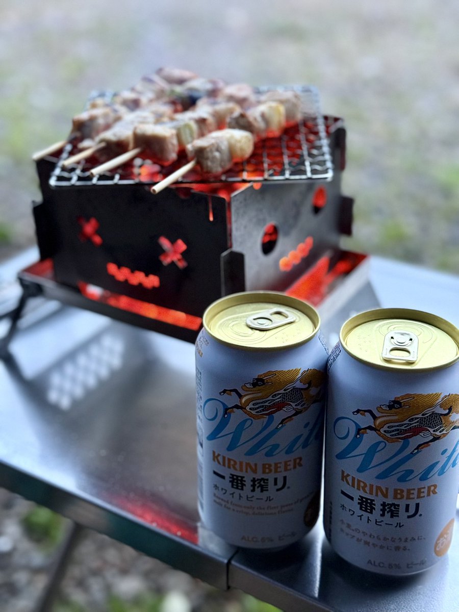 今日はお庭で焼き鳥🍻