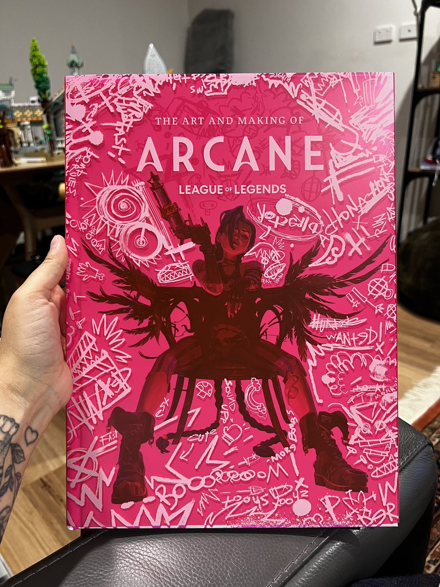 been sketching tattoo ideas out of this bad boy today 😍

#arcane