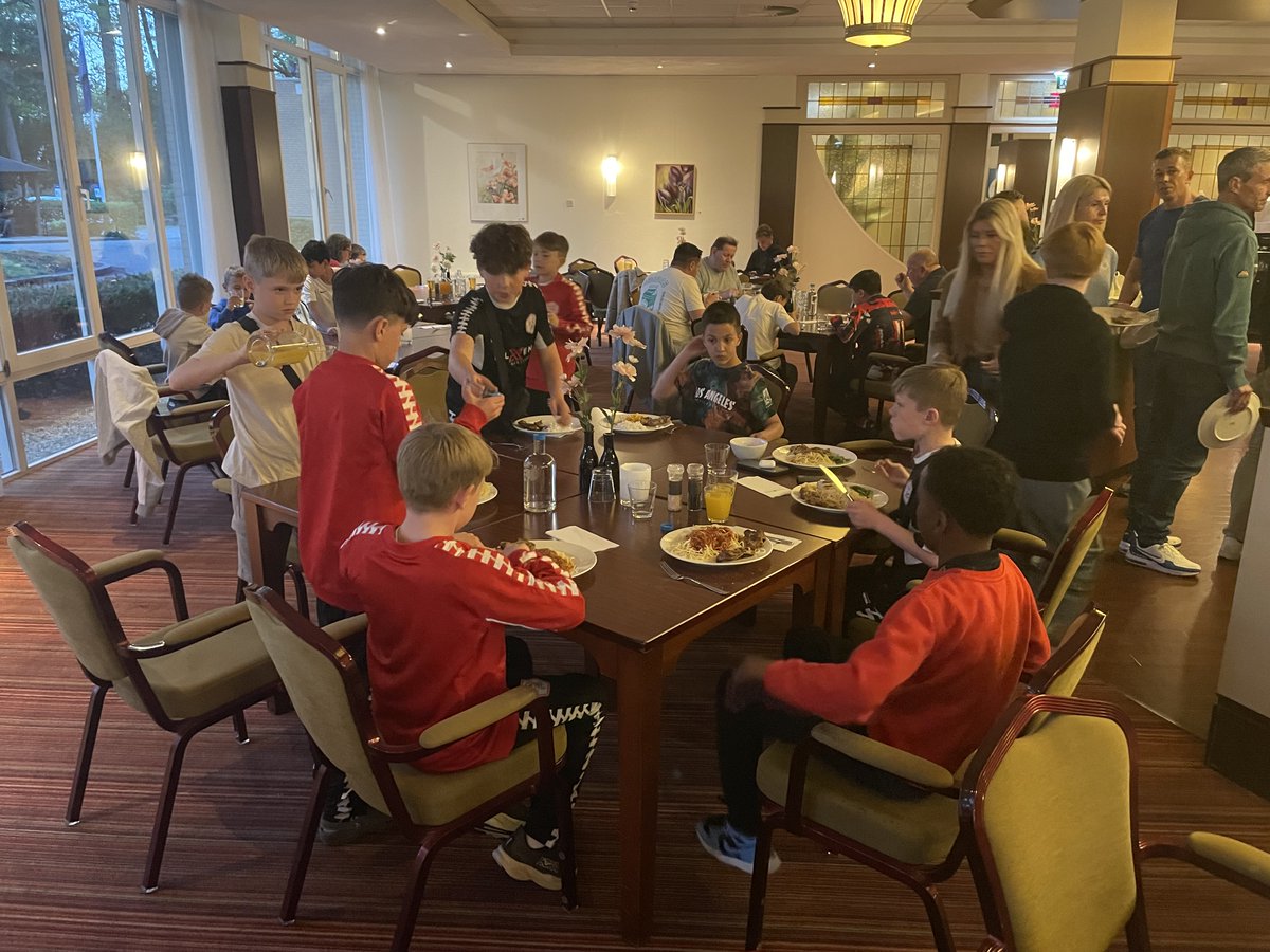 FletcherFootbal's tweet photo. Thank you Pro Sports Academy @psa_pro and Aldershot Town @AcademyATFC for the stay in our hotels in Berg en Dal and #Doorwerth
We wich all teams good luck with the #tournaments!
#bergendal #valmonte #paastoernooi #eastertournament #AldershotTown #EasterOpen #ProSportAcademy https://t.co/lFjAlYY2aK