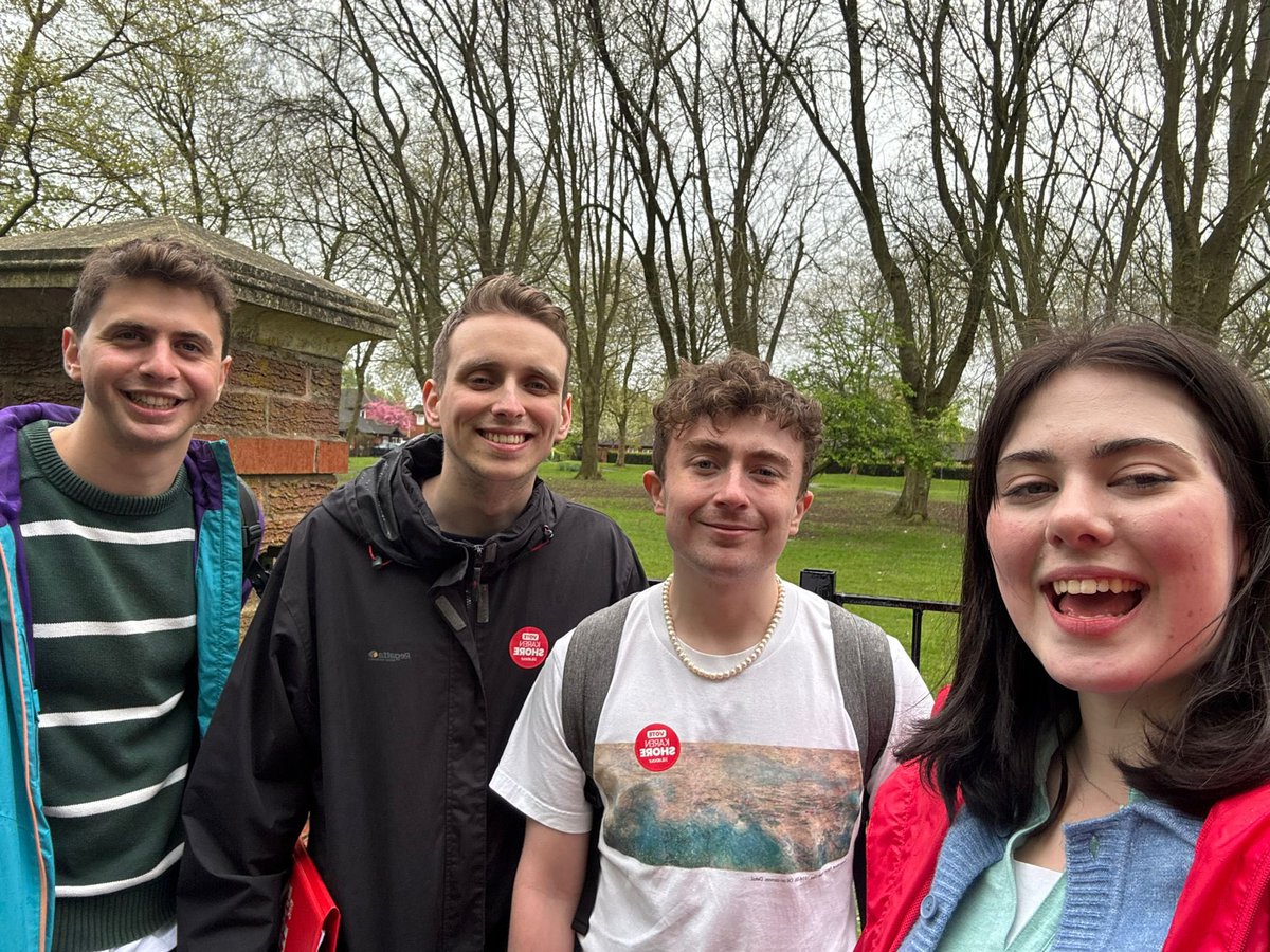 PhilipHutch98's tweet image. Great to be out with @YoungLabourUK in Runcorn today.
Our generation can’t afford Reform: they would undermine the NHS, oppose workers’ rights and roll back action on climate change.
Only Labour can deliver a better and brighter future for young people 🌹