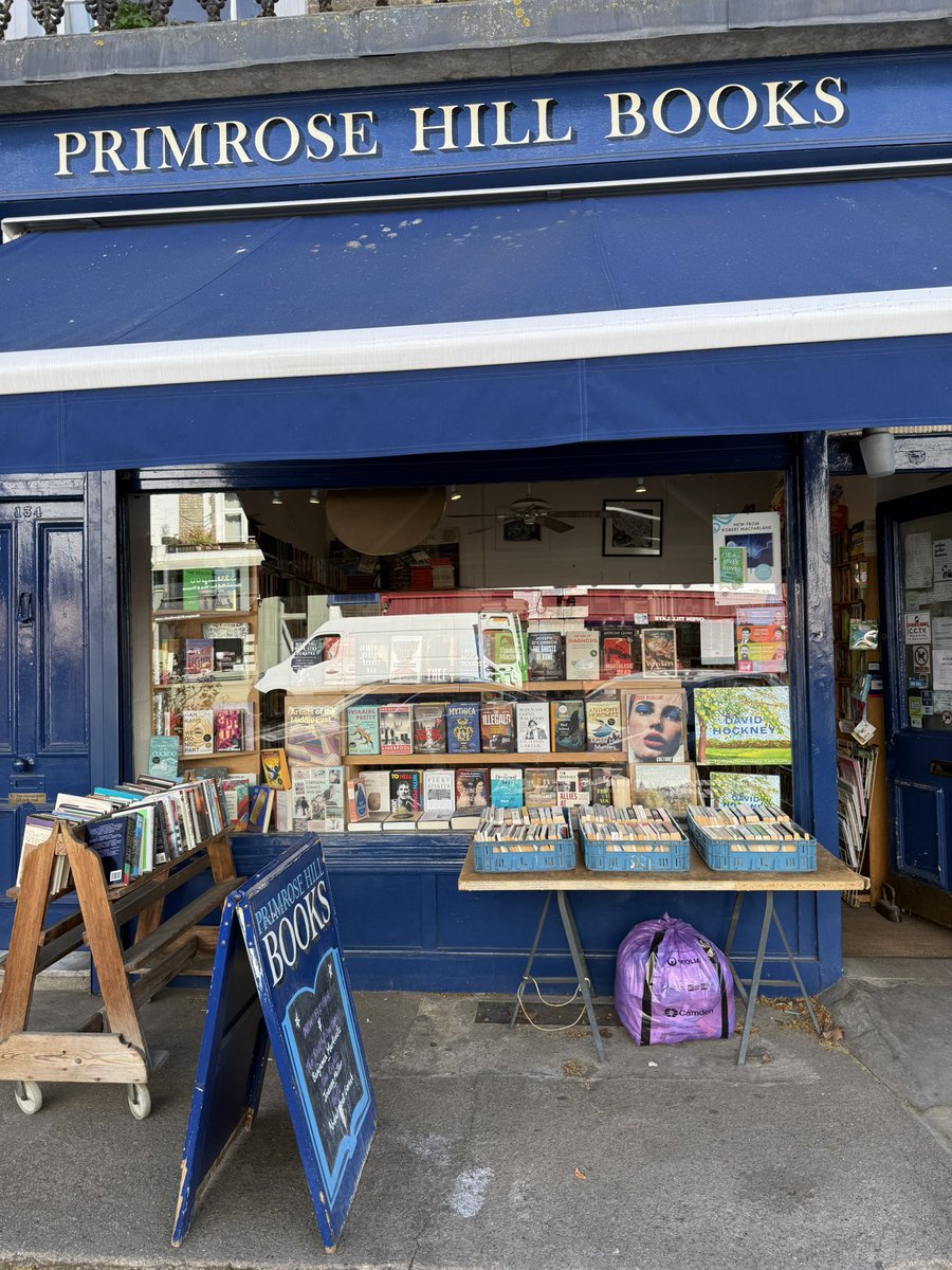 PrimroseHillHub's tweet photo. iLPH Says bibliophiles of the world unite! Great browsing secret in open view @PHBookshop! 3 Found over the years! #PrimroseHillBookshop #Bibliophiles #BrowsingSecrets #OpenView #Books #bookstoread https://t.co/QTtjU1QTcF
