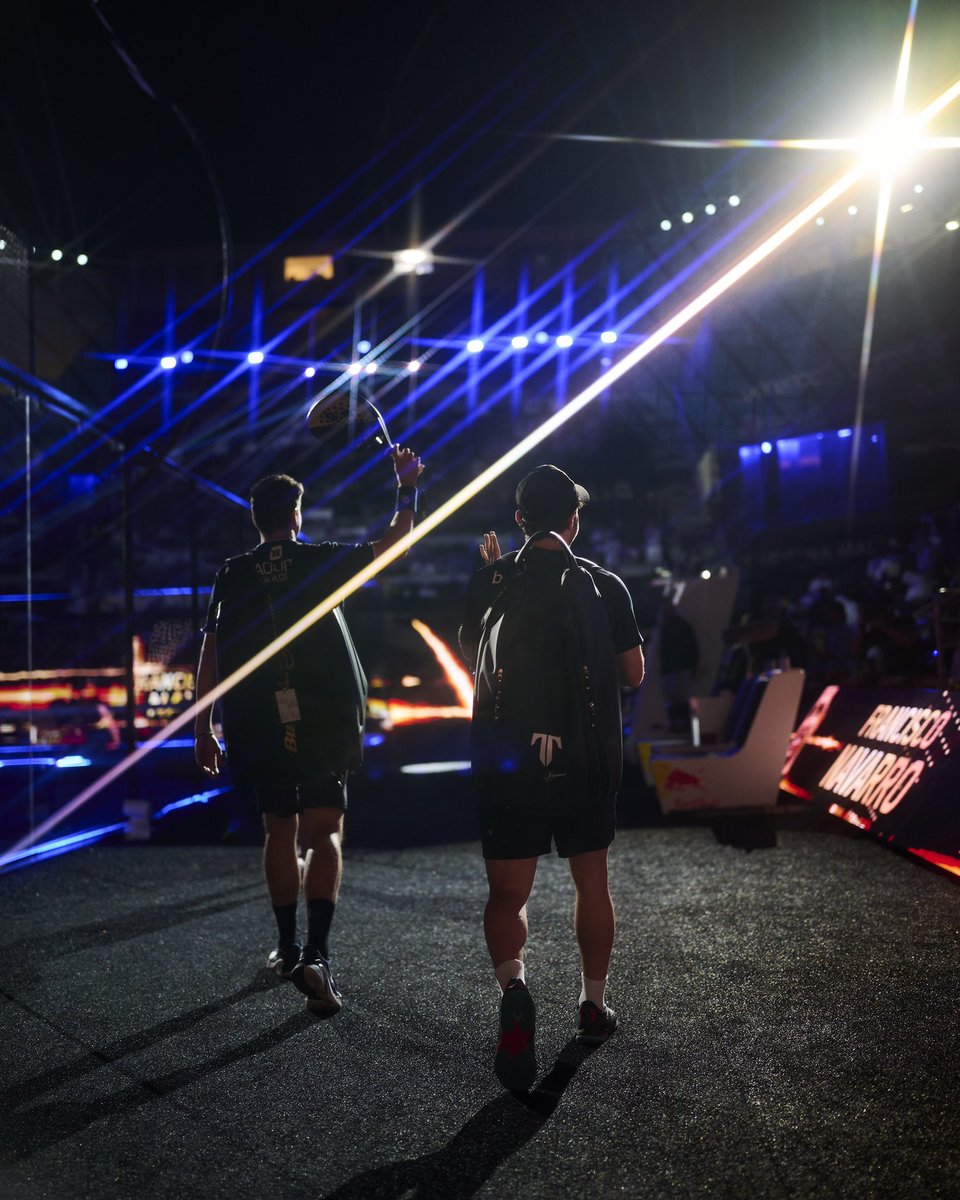paquito_navarro's tweet photo. La mala noticia (para nosotros): caímos ante Chingo/Galán que están en un nivel supremo 👏🏻👏🏻

La buena noticia: volvimos a unas Semifinales, fuimos competitivos, y aún queda margen de mejora 🙌🏻

Seguimos equipo!!! Queremos más 💪🏻❤️‍🩹💥 @lbergaminii https://t.co/RLN9pYhmZ2