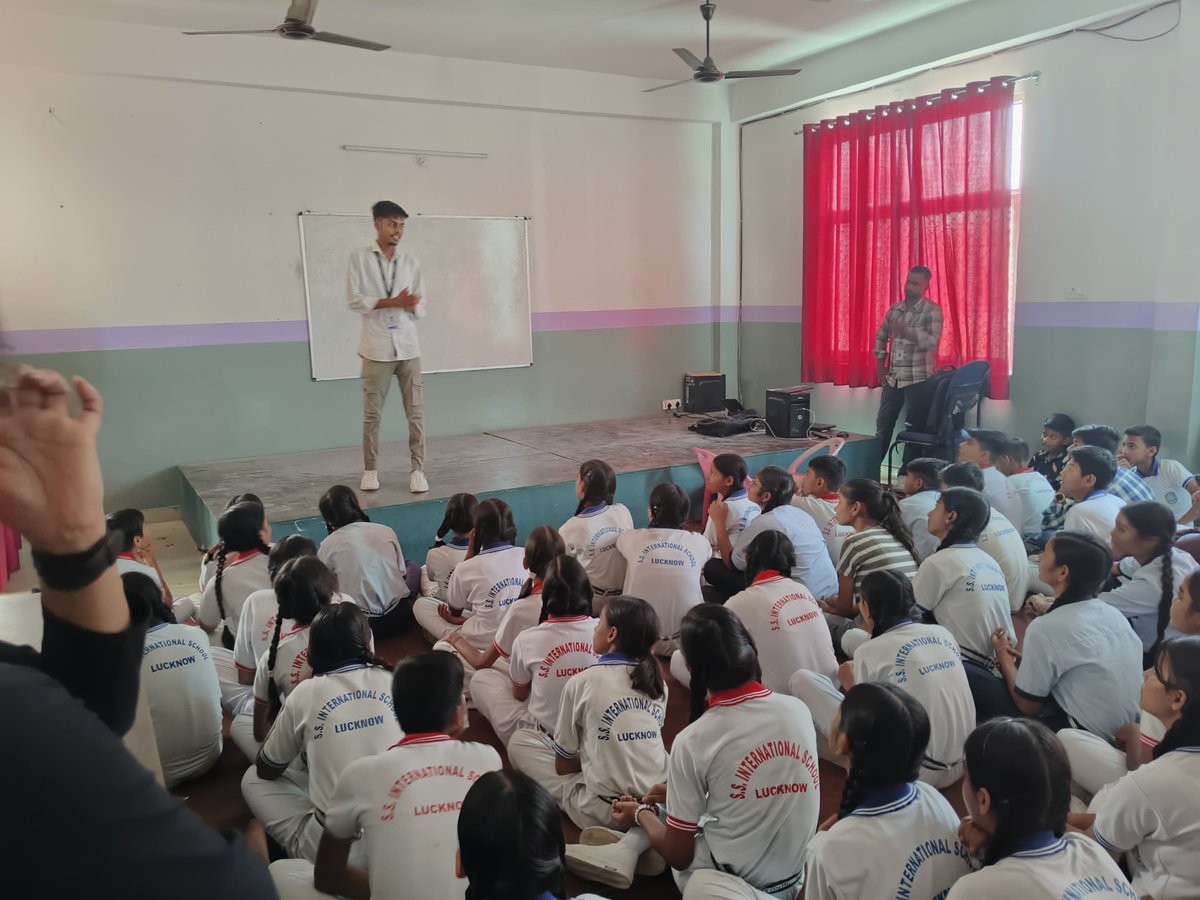 AnkitRai73's tweet image. The Cyberawareness class at SS International School in Lucknow was successfully organized today, thanks to the efforts of the dedicated Codevirus security team members - Shivam, Ashirwad, and Deepanshu.

#codevirussecurity #digitalyodha #cybersecurity #cyberawareness #cybercrime