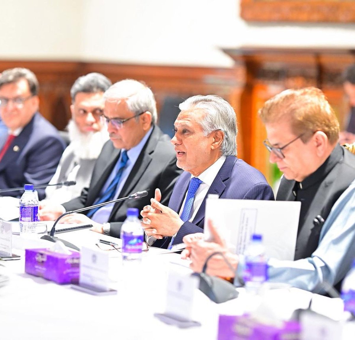 IslooInsider's tweet photo. In Kabul, DPM &amp; FM Ishaq Dar held wide-ranging talks with Afghan FM Amir Khan Muttaqi, focusing on boosting cooperation in security, trade, transit, connectivity &amp; people-to-people ties.
#PakAfghanRelations #IshaqDar #RegionalCooperation #TradeAndTransit #Diplomacy https://t.co/pJzPLAJRWU