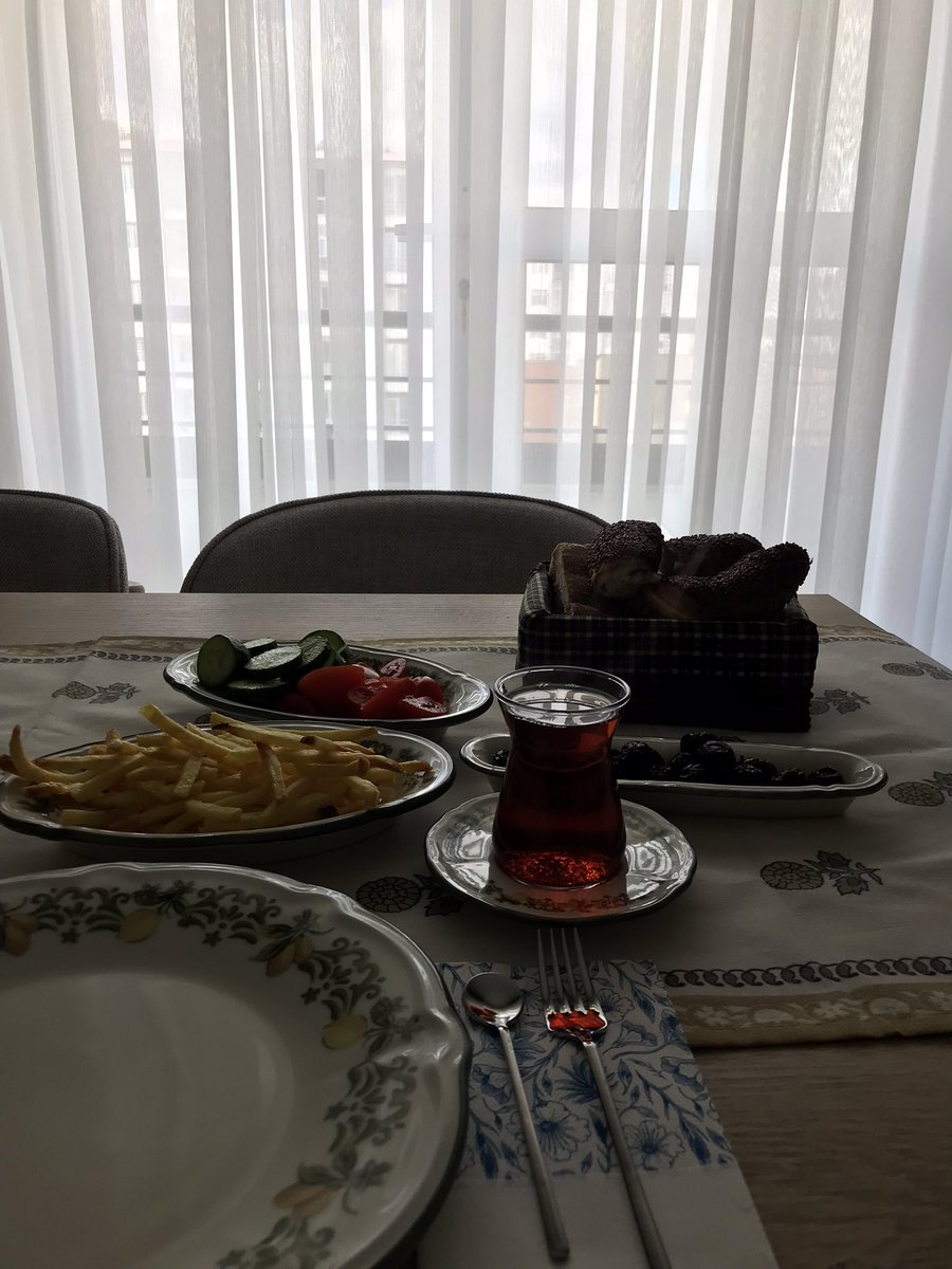 AvsarNaz's tweet photo. Evim de ilk kahvaltım https://t.co/eVke5OFVna