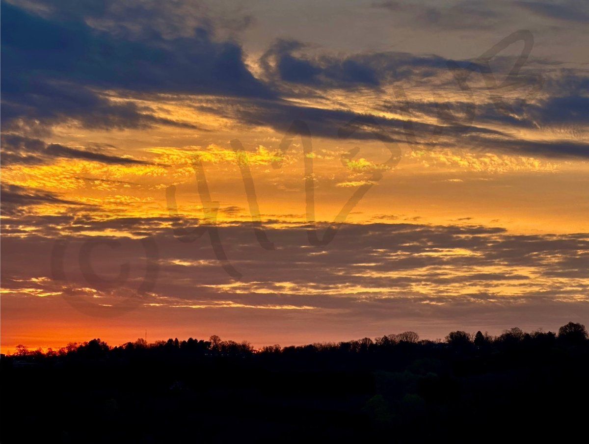 Good morning☀️

What a whirlwind week🌪️ That’s what we get for going on a trip!😆🤪

Every day should Good Friday…remember our debt was paid. Every day should be the day between…reflect. Every day should be Sunday…celebrate the gift of life. 

Love is the bridge to change ✌🏻❤️
