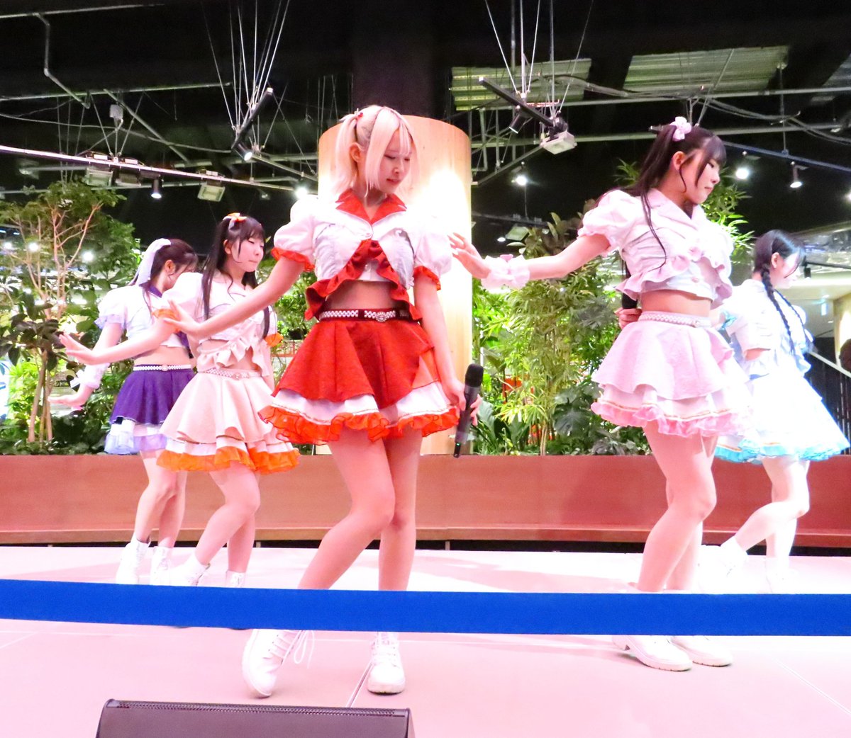 jlb777300's tweet photo. スペシャルミニライブ&アイドル体験✨
in BiViPARK
2025.4.19
WONDER*WHITE
#WONDERWHITE
#ワンホワ
#MEERIN
#MARIKA
#ARISU
#KANON
#UII
#BiViPARK
#パシャリふにゃっきー https://t.co/Qy1j6BjCTH