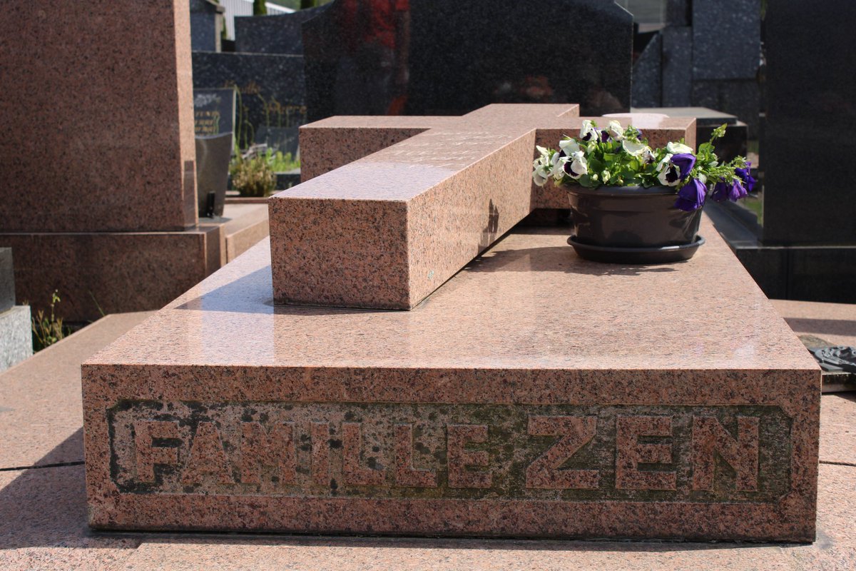 Au calme. Cimetière de Vagney (Vosges). #tombes