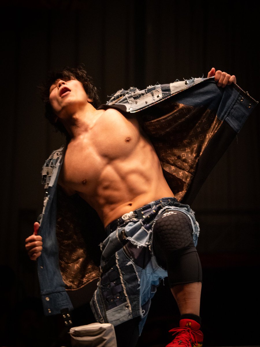 juran1010's tweet photo. ジェフコブ、BUSHI、内藤が退団ということで、後楽園ホールのジェフコブラストマッチを見てきました
#njpw https://t.co/ev71DRx35L