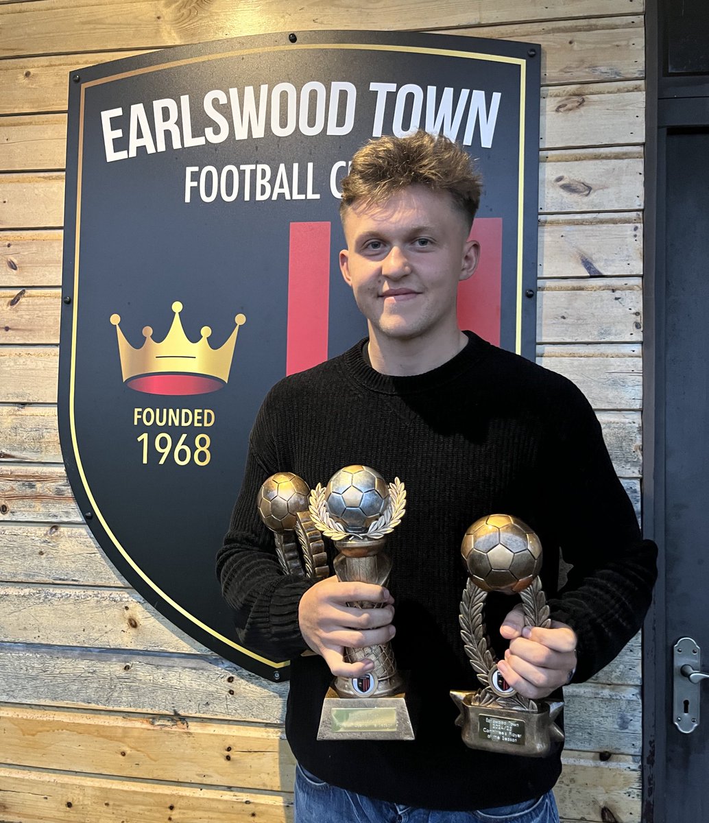 Earlswood Town FC tweet media