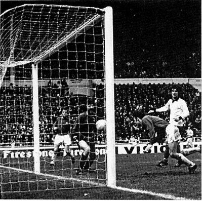 Epsom & Ewell Football Club - Supporters (@eefconline) on Twitter photo Exactly 50 years ago TODAY we played in the first ever Final of the <a href="/favasefactfile/">FA Vase Factfile</a> against <a href="/HoddesdonTownFC/">Hoddesdon Town Football Club</a> narrowly being defeated 2-1 at Wembley Stadium. ALL of the programmes and match reports from our run are available to read and download at: eefconline.co.uk Enjoy! Exactly 50 years ago TODAY we played in the first ever Final of the <a href="/favasefactfile/">FA Vase Factfile</a> against <a href="/HoddesdonTownFC/">Hoddesdon Town Football Club</a> narrowly being defeated 2-1 at Wembley Stadium. ALL of the programmes and match reports from our run are available to read and download at: eefconline.co.uk Enjoy!