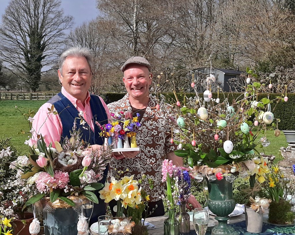 Very much looking forward to celebrating Easter Sunday with Alan Titchmarsh and the Love Your Weekend team. Catch me on ITV from 9.30am tomorrow morning where I share lots of ideas and inspiration for dressing your Easter table.
@itv