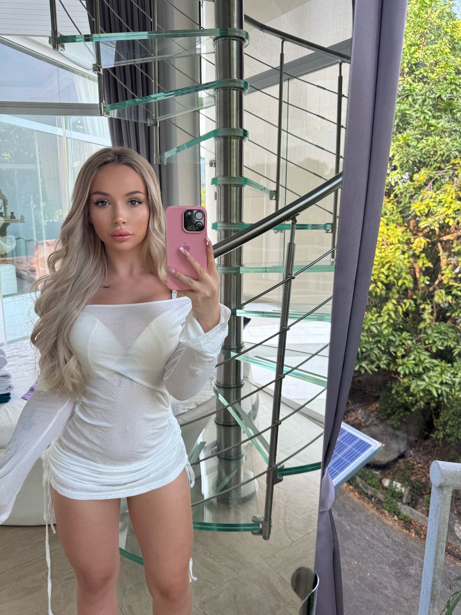 sophiesmelon's tweet photo. I need a fwb can u be mine? https://t.co/ArE3XAgA0c