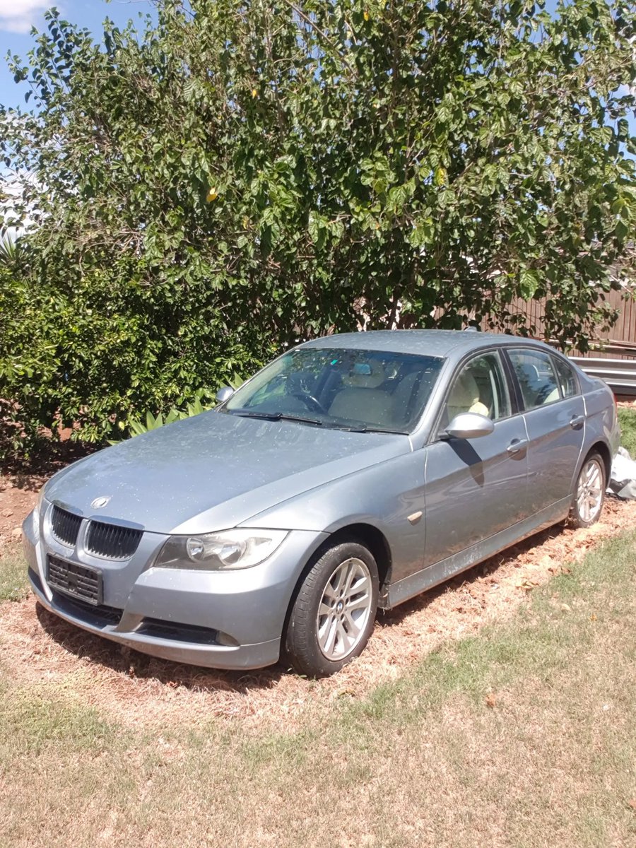 BMW 320i 😖