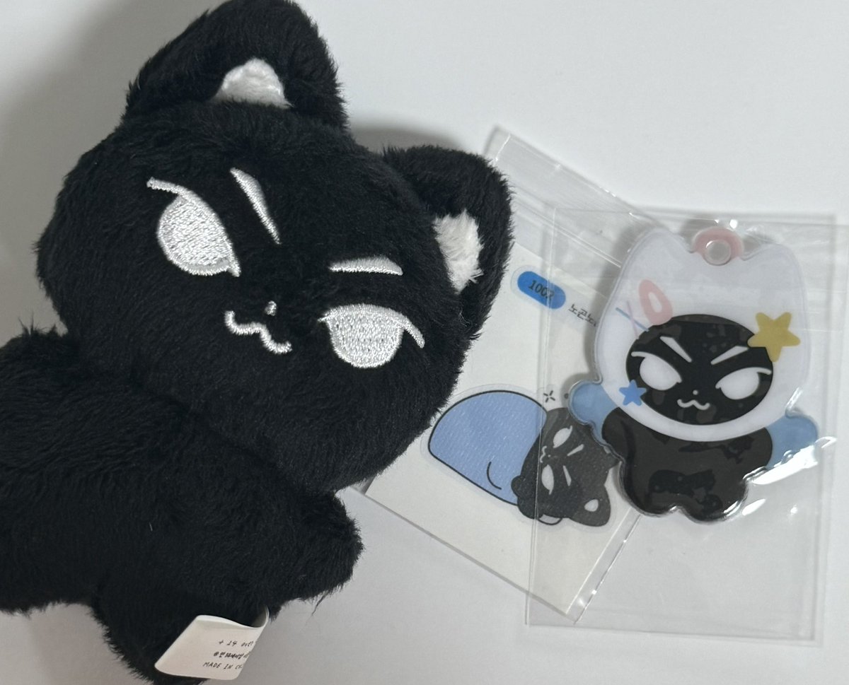 너무 귀엽다🫶🫰
사길 잘햇다…ㅎㅎ
<a href="/kkamhani/">깜한이 (배송중•••)</a>