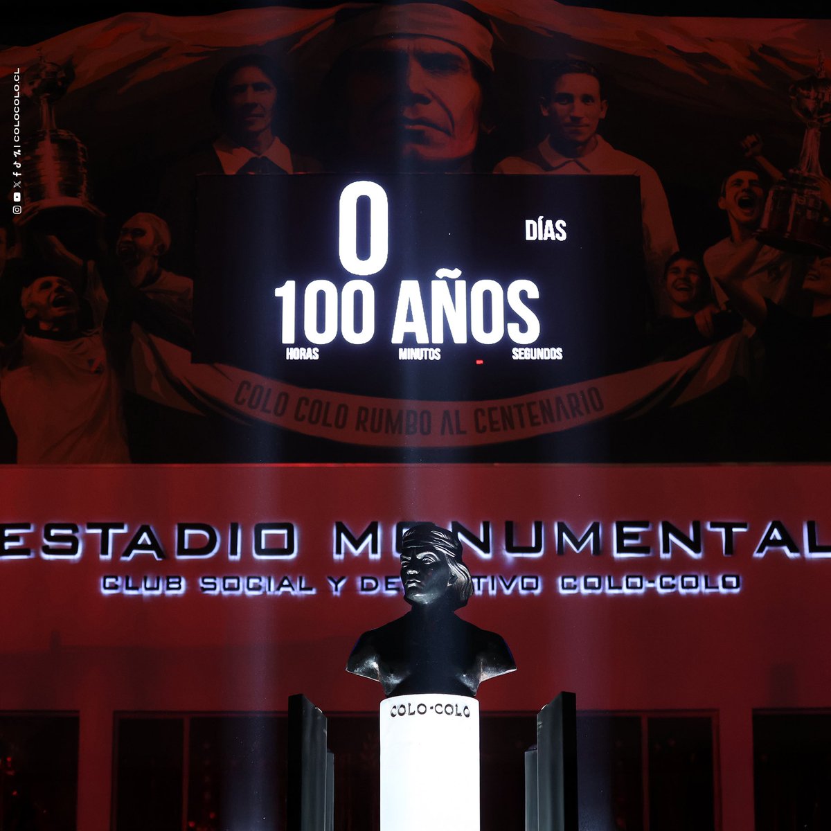 ColoColo's tweet photo. Llegó el CENTENARIO de la institución deportiva más grande y ganadora del país ⚪️⚫️

¡100 años de gloria y grandeza! 🏆🤟🏼

#VamosColoColo • #Centenar100 https://t.co/gNtn40NVps