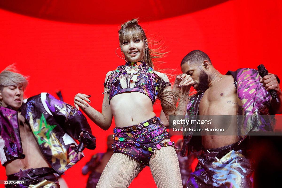 babylalisalloud's tweet photo. ภาพชัดมากก LISA สวยตาแตกเกินไปละ

ROCKSTAR LISA COACHELLA
#LISA @wearelloud
#LISACHELLA #Coachella2025 https://t.co/yOpWZRTFrv