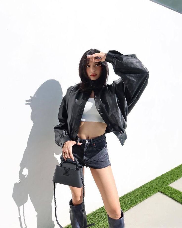 jessifedrove's tweet photo. @LisainArabic ROCKSTAR LISA COACHELLA
#Coachella2025 #LISACHELLA2025
#LISACELLA
LISA THE BESTTT
🪽🪽🫦
تجننن بنتي فديتها😭😭 https://t.co/q3eDjTTwR1