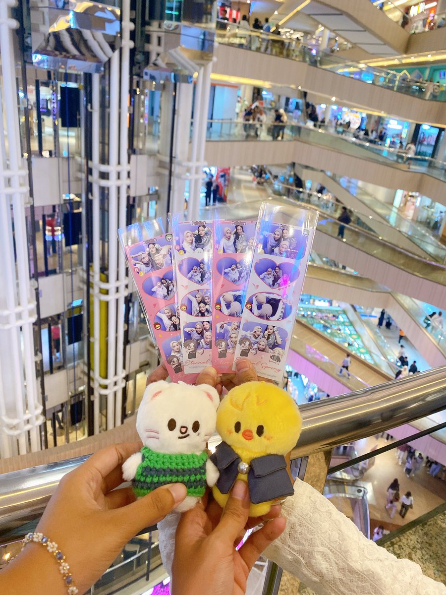 lixieoven's tweet photo. akhirnya pakai frame hyunlix di hari terakhir event @selfietimeid @HFeternalspring 🥰🩷 #EternalSpringHF https://t.co/d8SCll28iR