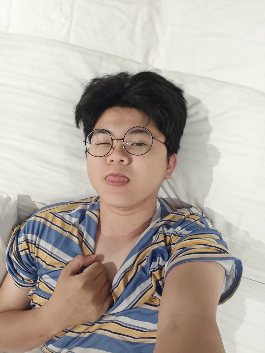 XIN BOSS HÃY THƯƠNG ĐÔNG QUÂN 🥺🥺🥺
-
Tình hình là ngoài X ra, cậu chủ nhỏ nhà mình còn có hoạt động ở IG, Tiktok và Facebook.
X là X, còn lại là các nền tảng khác là truyền thông chính thống, vì vậy xin các boss đừng bình luận khiếm nhã và đề cậo đến X nhé 😭